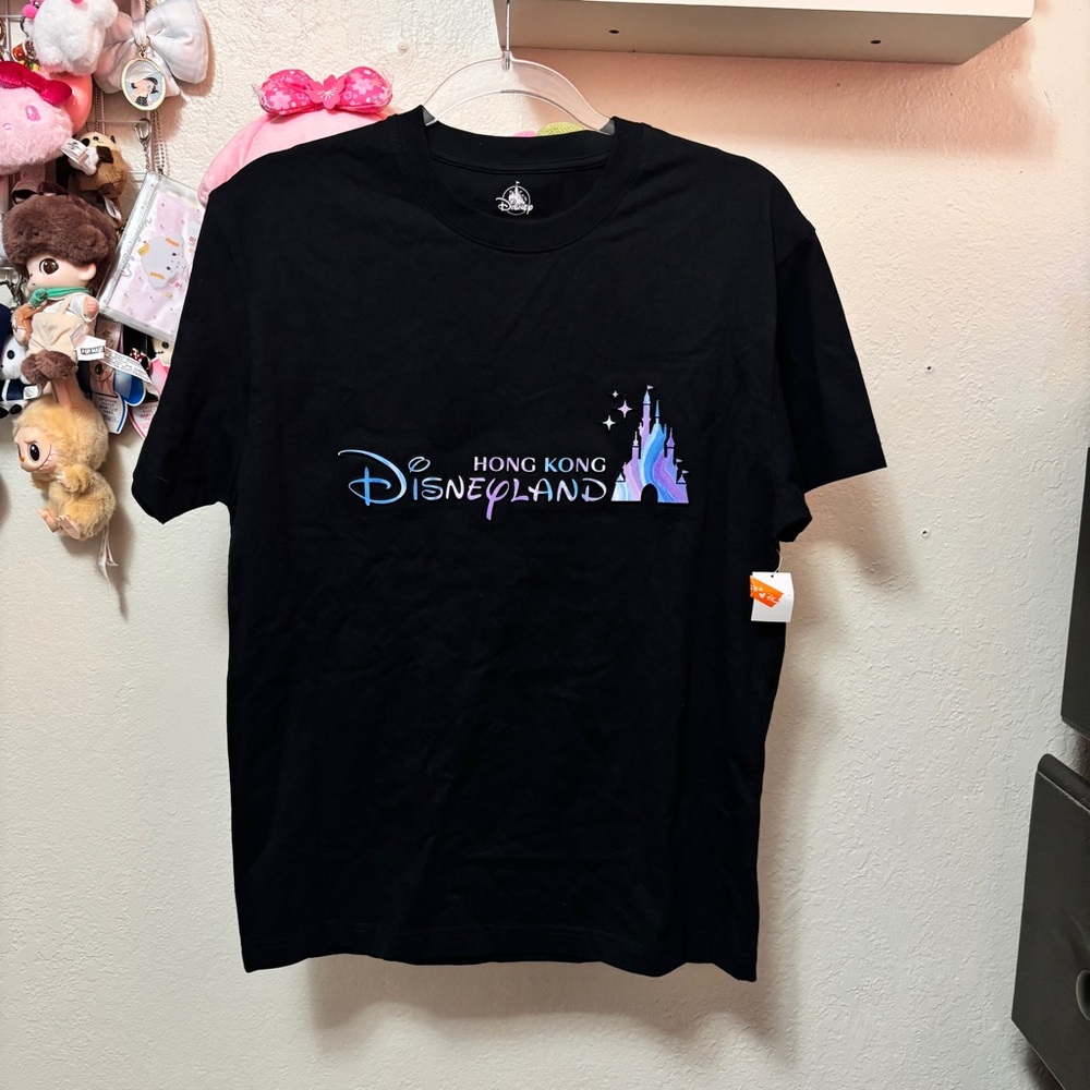 NWT Disney Hong Kong Graphic T Shirt Size Small - Picture 1 of 4